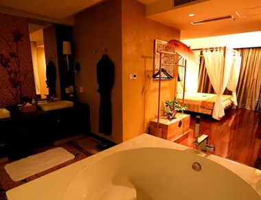 天津和平区养生会所的黄昏恋：当爱情遇上八十岁